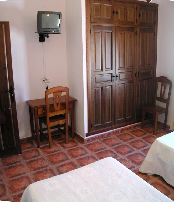 Casa Rural Pena Falcon Torrejon el Rubio Exterior photo