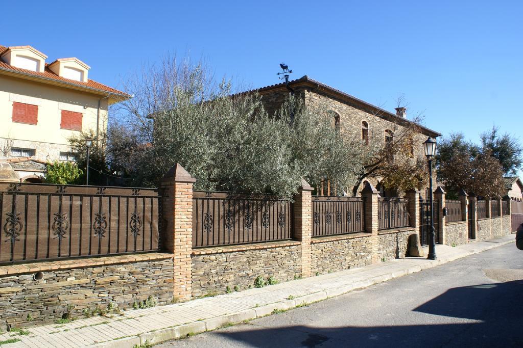 Casa Rural Pena Falcon Torrejon el Rubio Exterior photo