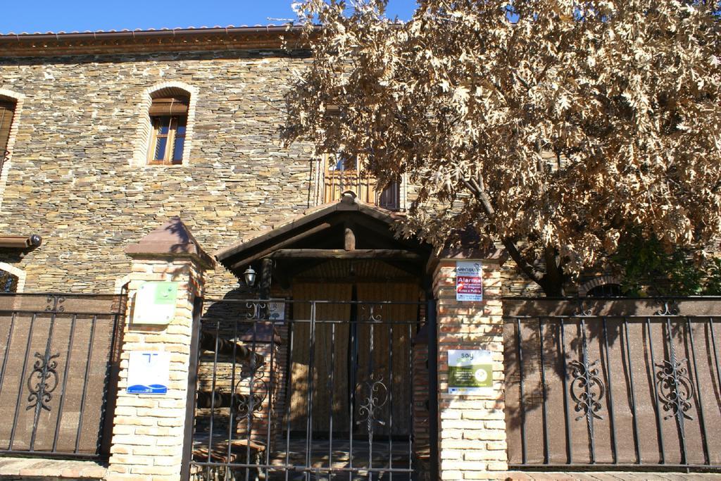 Casa Rural Pena Falcon Torrejon el Rubio Exterior photo