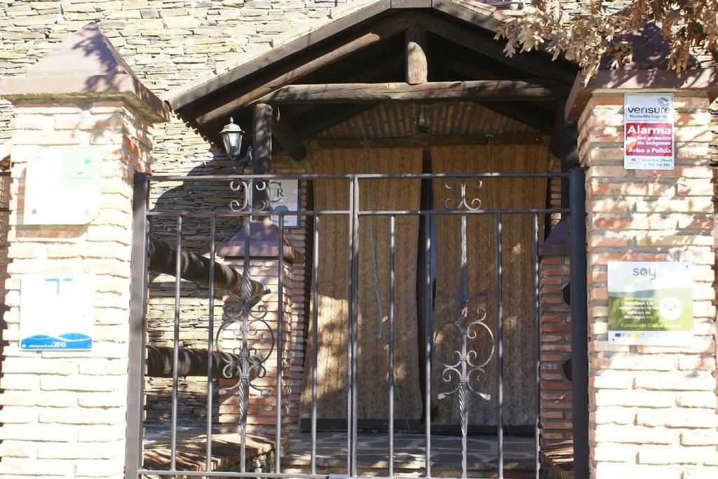 Casa Rural Pena Falcon Torrejon el Rubio Exterior photo