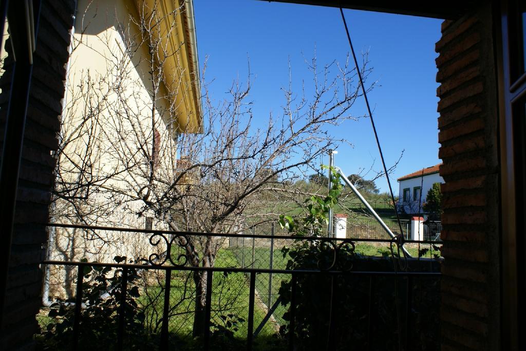 Casa Rural Pena Falcon Torrejon el Rubio Exterior photo