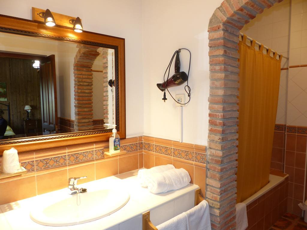 Casa Rural Pena Falcon Torrejon el Rubio Exterior photo