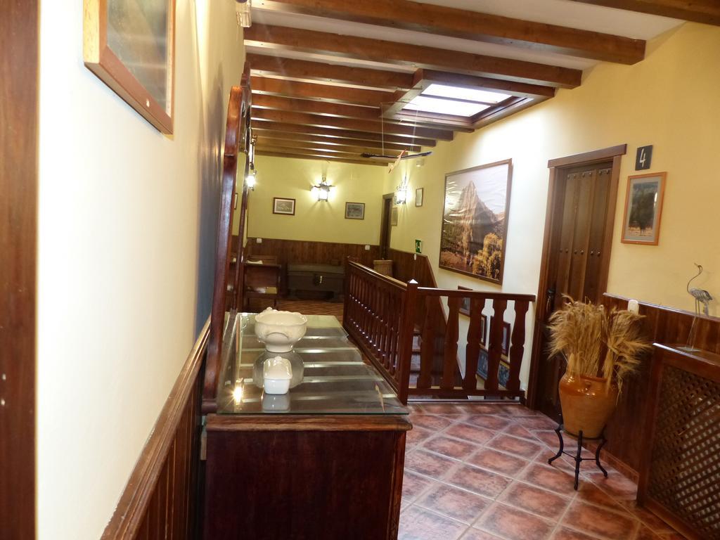 Casa Rural Pena Falcon Torrejon el Rubio Exterior photo