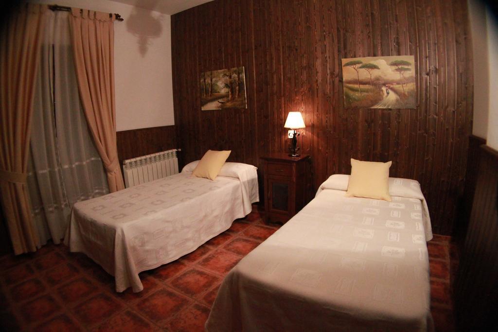 Casa Rural Pena Falcon Torrejon el Rubio Exterior photo