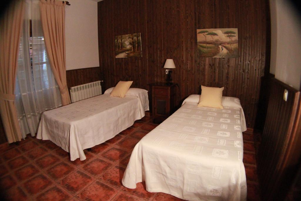 Casa Rural Pena Falcon Torrejon el Rubio Exterior photo