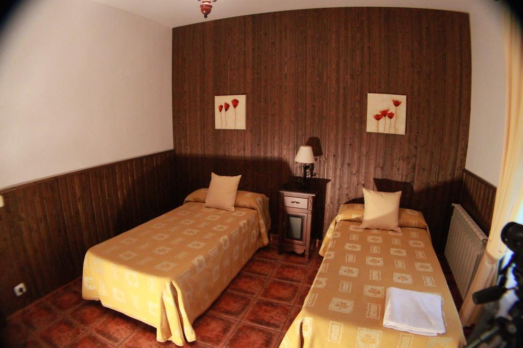 Casa Rural Pena Falcon Torrejon el Rubio Exterior photo