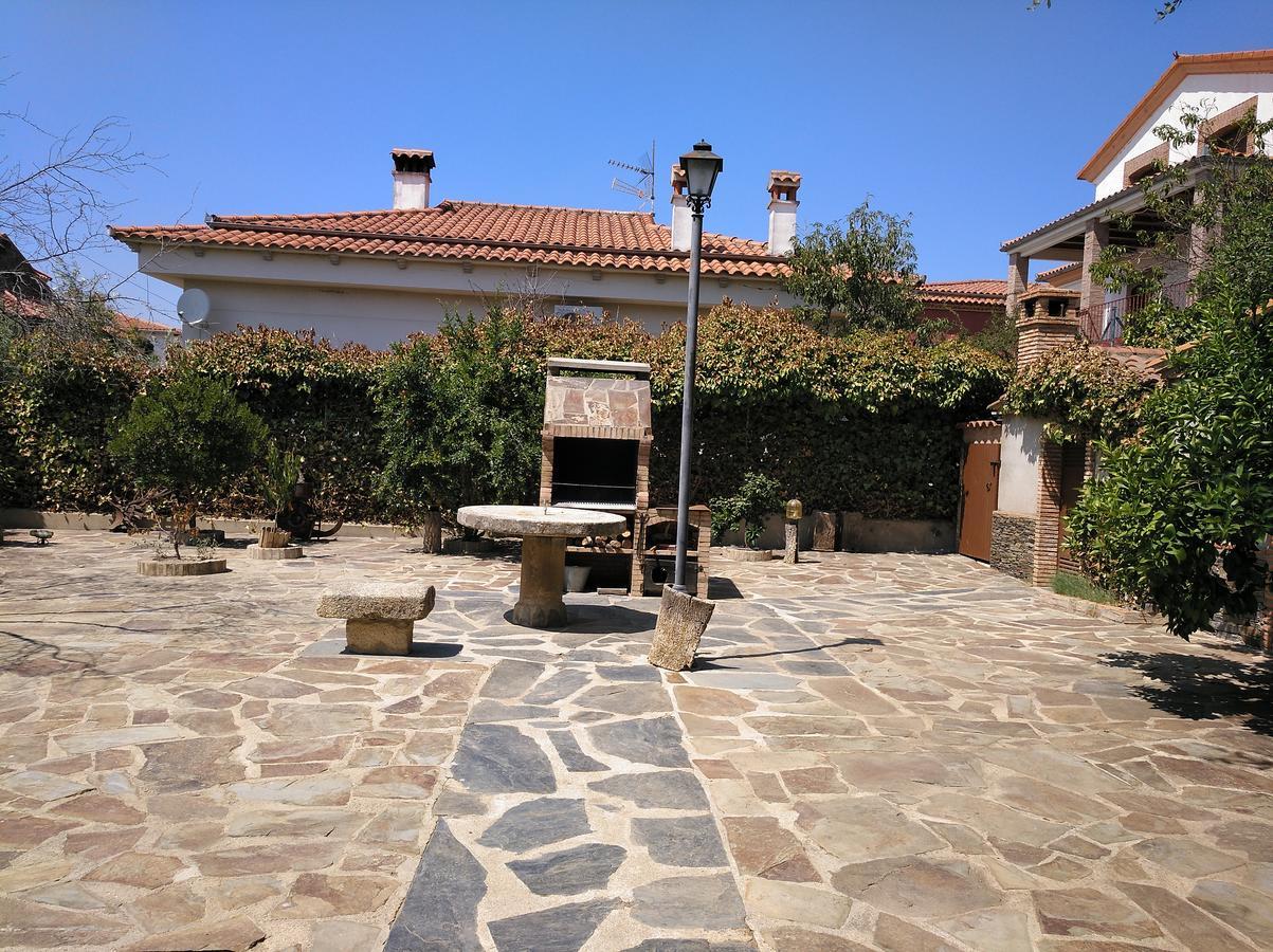 Casa Rural Pena Falcon Torrejon el Rubio Exterior photo